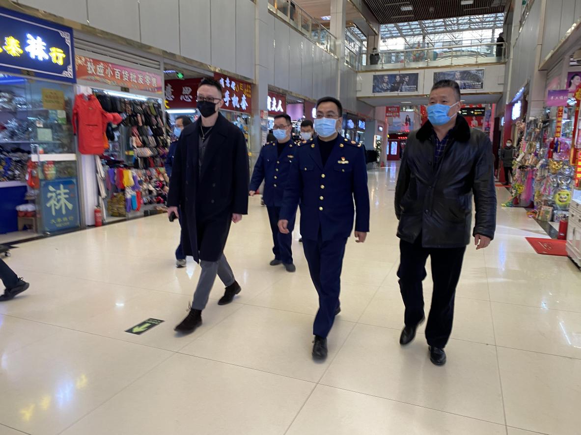 拱墅区市场监管局党委书记、局长赵斌莅临钱江商城 检查疫情防控工作